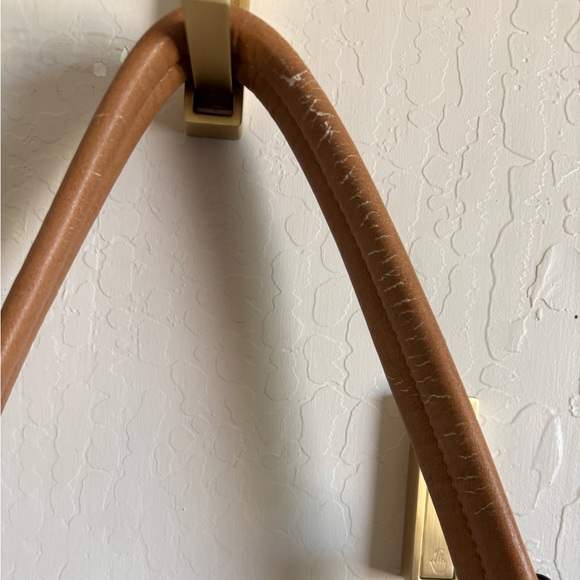 Simply Noelle Green and Brown Leather Shoulder Bag with Gold Hardware - Picture 3 of 5